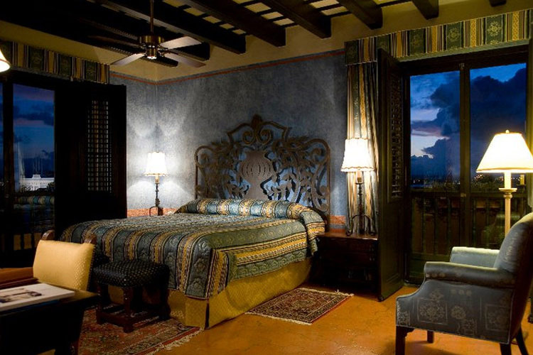 Gloria Vanderbilt Suite - Hotel el Convento - Old San Juan