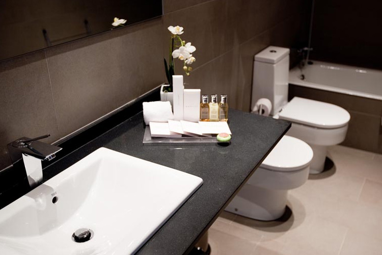 Suite Bathroom - Sixtyfour Apartments - Barcelona