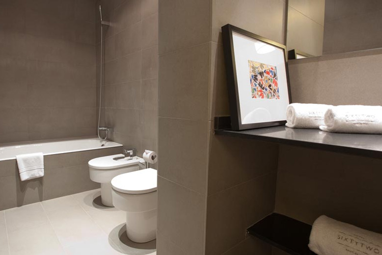 Bathroom - Sixtyfour Apartments - Barcelona