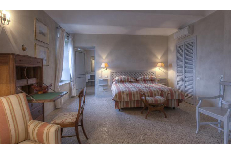 Superior Double Room - Locanda Marchesi Alfieri - San Martino Alfieri