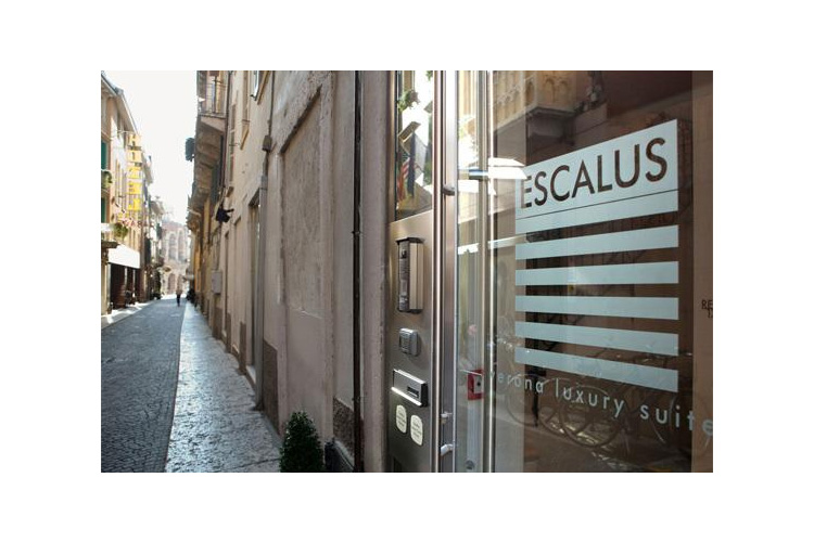 Entrance - Escalus Verona Luxury Suites - Verona