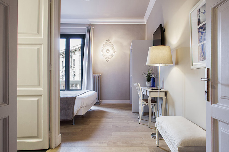Room 2 - BacHome Gallery B&B - Barcelona