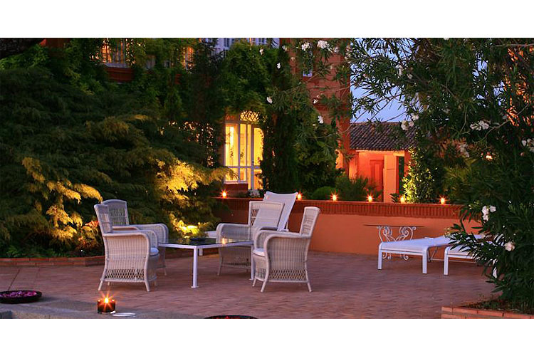 Terrace - Hotel Valdepalacios *****GL- Relais Châteaux - Torrico