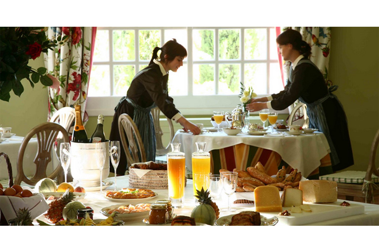 Breakfast Room - Hotel Valdepalacios *****GL- Relais Châteaux - Torrico
