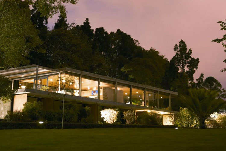 Facade at Night - Estalagem Quinta da Casa Branca - Funchal