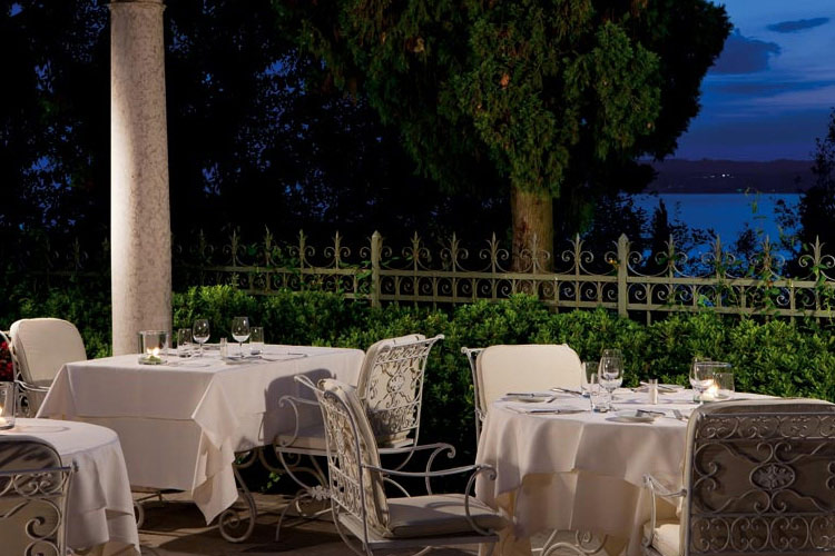 Outdoor Restaurant - Villa Cortine Palace Hotel - Sirmione 
