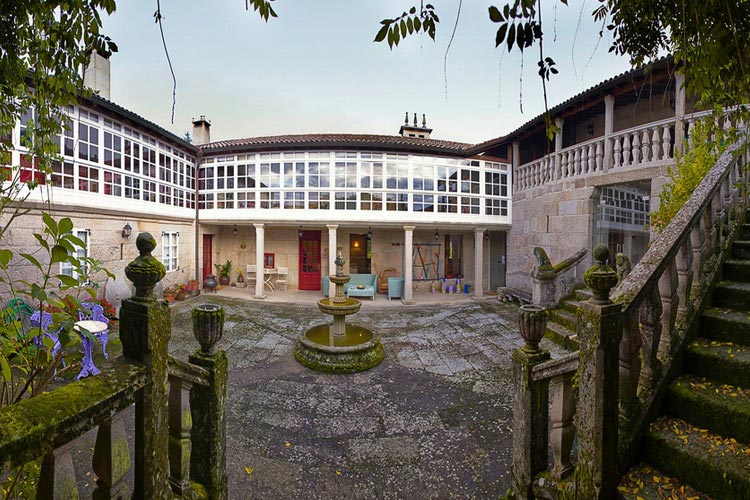 Courtyard - Casa Grande de Soutullo - Coles