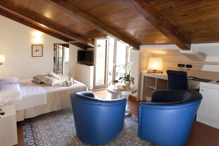 Mansard Room - Maison Tofani - Costa de Sorrento
