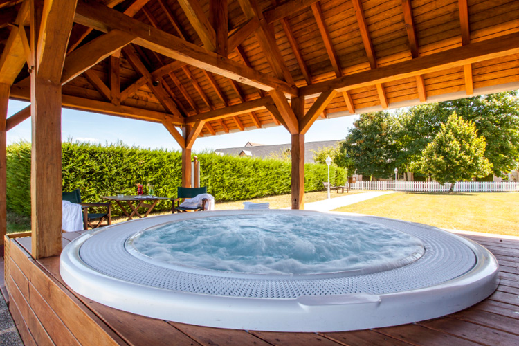 Outdoor Jacuzzi - Le Fleuray - Cangey