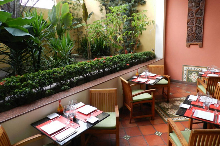 Restaurant Terrace - Casa do Amarelindo - Salvador