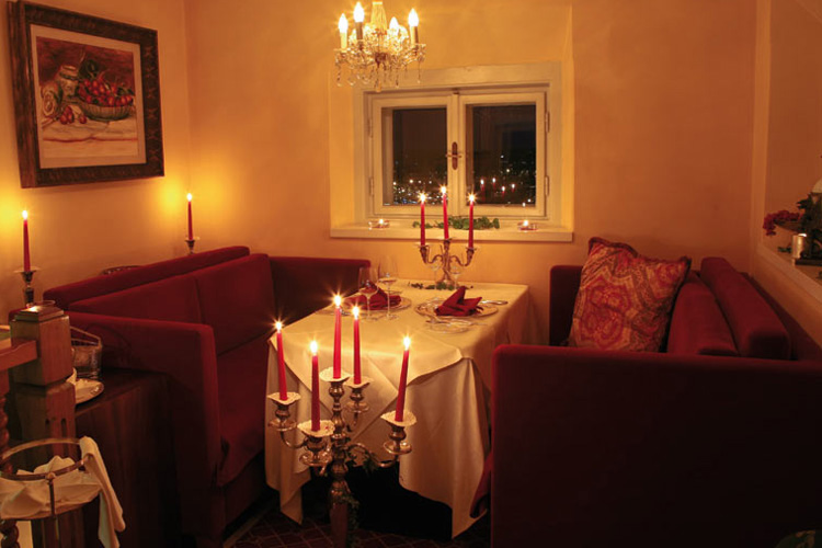 The Smallest Restaurant - Hotel Schloss Mönchstein - Salzburg
