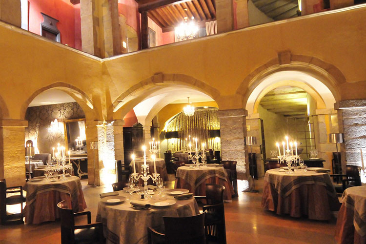 Restaurant - Cour des Loges - Lyon