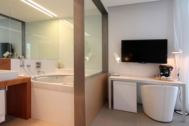 Suite with Hot Tub - Alenti Sitges Hotel & Restaurant - Sitges
