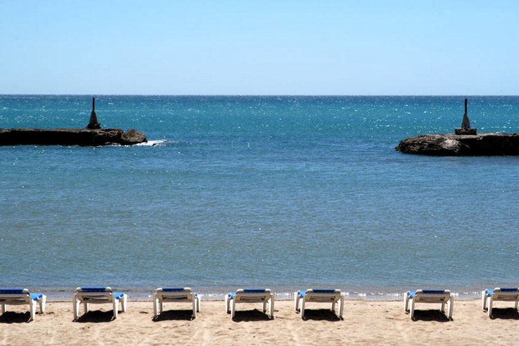 Beach of Sitges - Alenti Sitges Hotel & Restaurant - Sitges