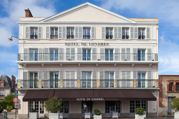Facade - Hotel de Londres - Fontainebleau