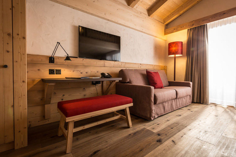 Family Suite with Balcony - Hotel Spitzhorn - Saanen