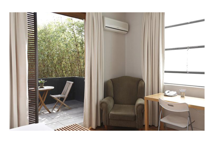 Queen Room with Private Balcony - Dive Hotel - Sídney