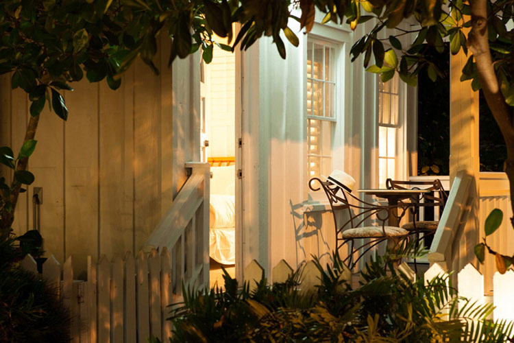 Exteriors - The Paradise Inn - Key West