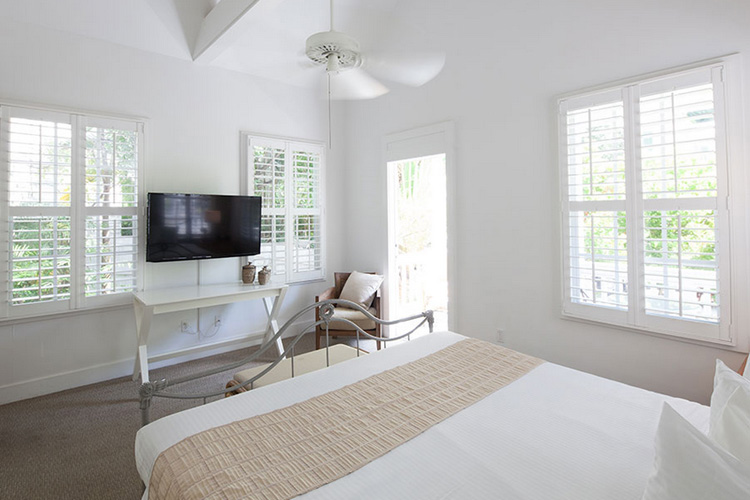 Royal Poinciana Suite - The Paradise Inn - Key West