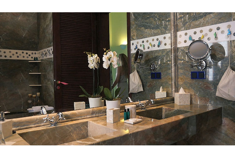 Sea View Suite Bathroom - Agalia Luxury Suites - Tzamaria