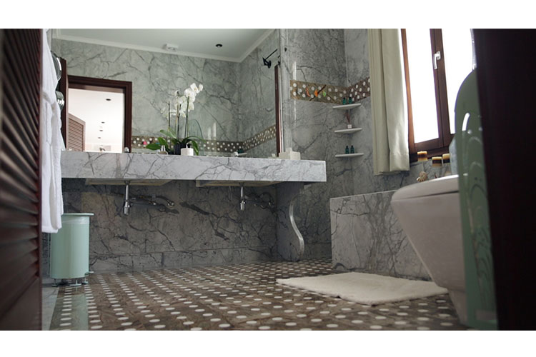 Junior Suite Bathroom - Agalia Luxury Suites - Tzamaria