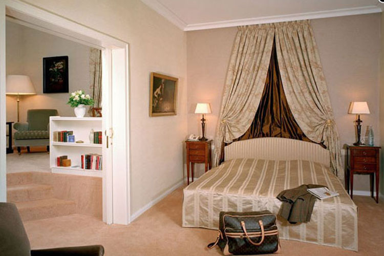 Suiten & Junior-Suiten - Hotel Schloss Hugenpoet - Essen-Kettwig