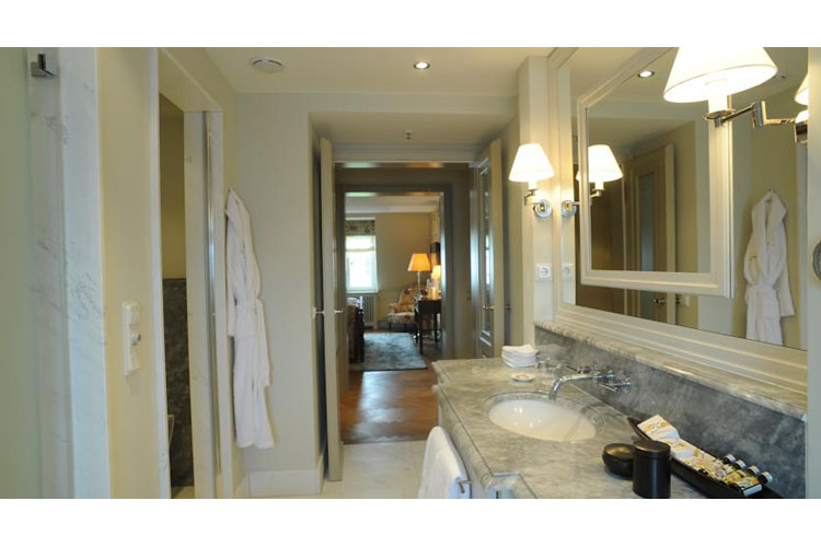 Bathroom - Hotel Detmolder Hof - Detmold