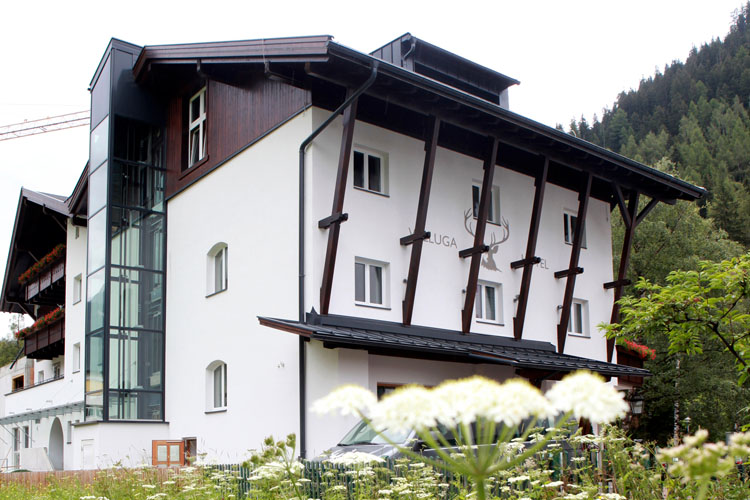 Facade - Valluga Hotel - St. Anton am Arlberg