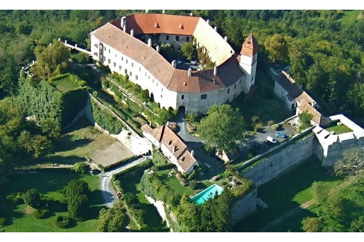 General View - Burg Bernstein - Bernstein