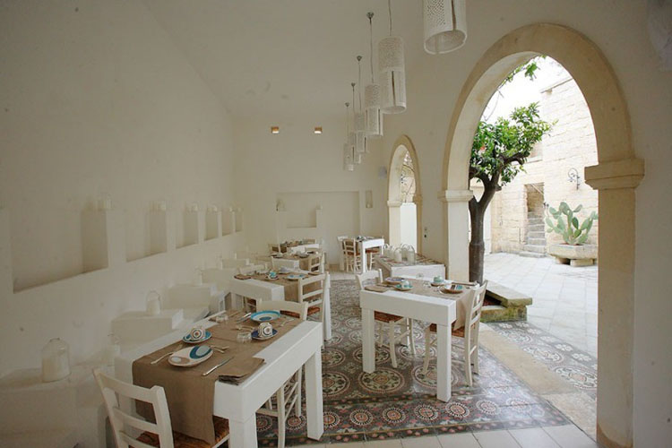 Exterior Dining Room  - Don Totu - Dimora Storica - San Cassiano