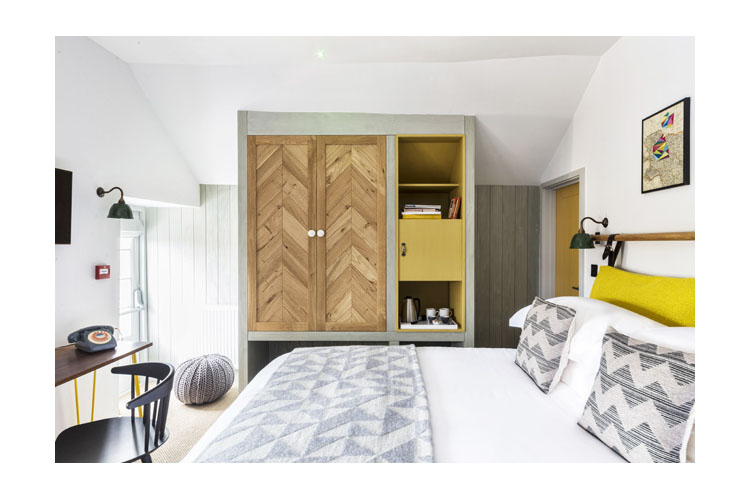 Double Room 01 - The Old Stocks Inn - Stow on the Wold