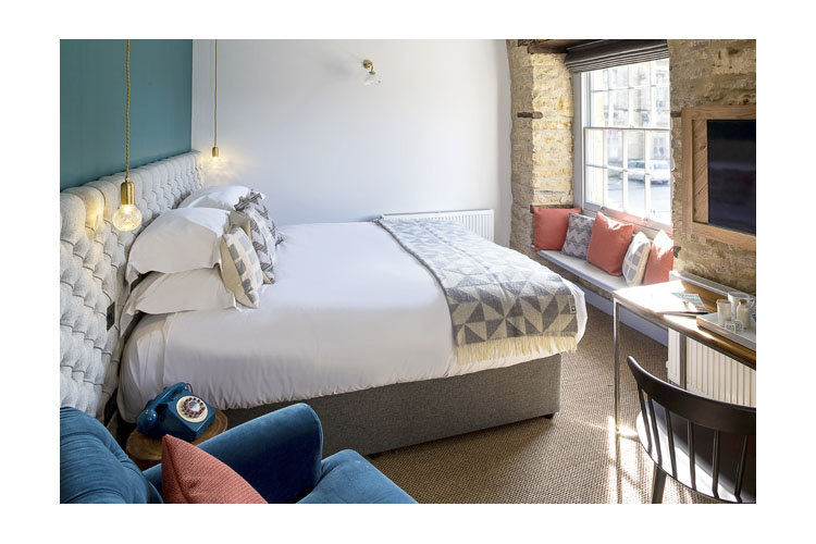 Double Room 15 - The Old Stocks Inn - Stow on the Wold