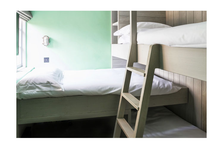 Family Room 02 - The Old Stocks Inn - Stow on the Wold