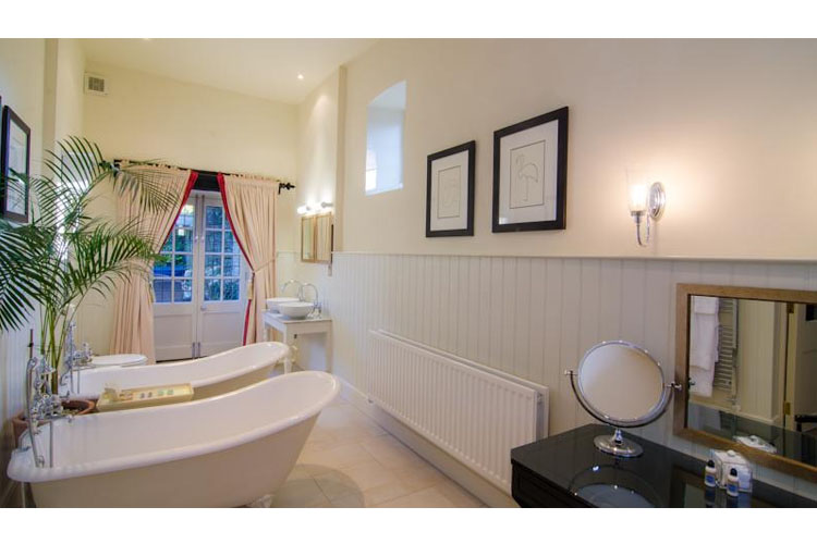 Bathroom - Lower Slaughter Manor - Lower Slaughter