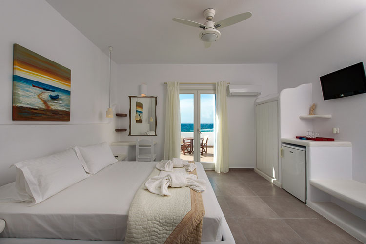 Double Room - Tania Milos - Pollonia