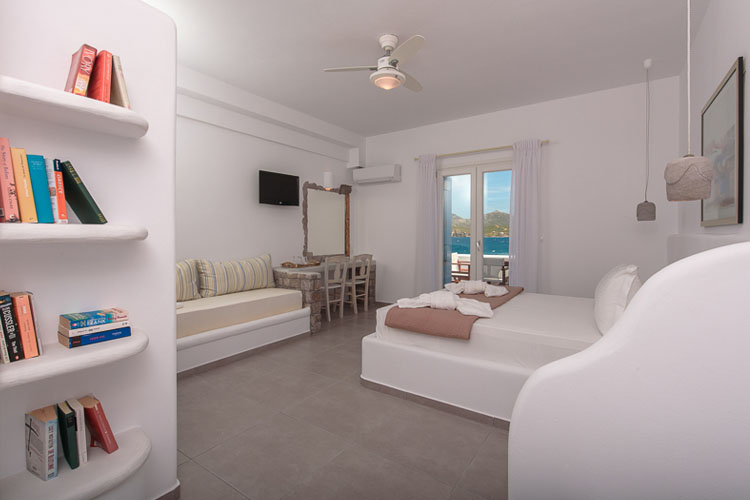 Double Room - Tania Milos - Pollonia