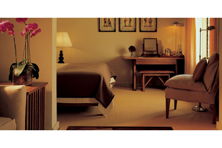 The Cloisters - Great Fosters - Egham