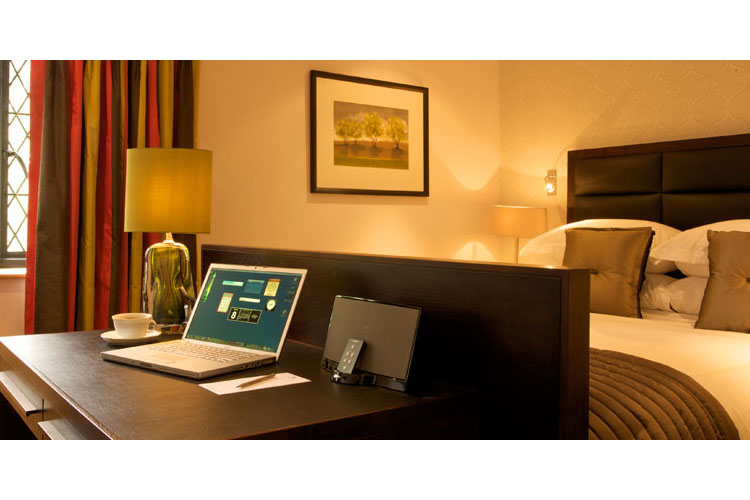 The Coach House - Great Fosters - Egham