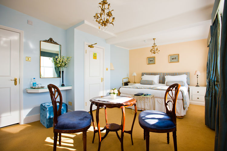Princess Caroline Apartment - Pier View Self Catering Luxury Apartments - Southend-on-Sea