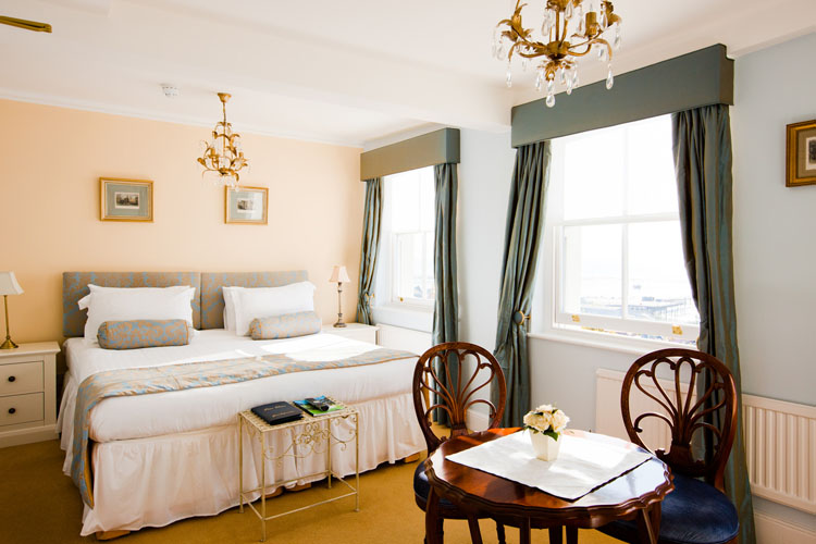 Princess Caroline Apartment - Pier View Self Catering Luxury Apartments - Southend-on-Sea