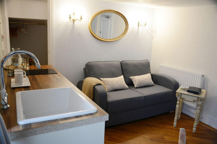 Lord Nelson Apartment - Pier View Self Catering Luxury Apartments - Southend-on-Sea