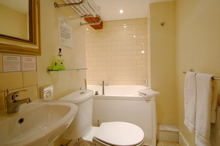 Lord Nelson Apartment - Pier View Self Catering Luxury Apartments - Southend-on-Sea
