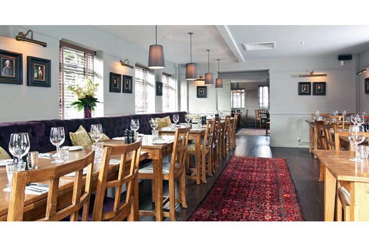 Restaurant - The Black Horse - Fulmer