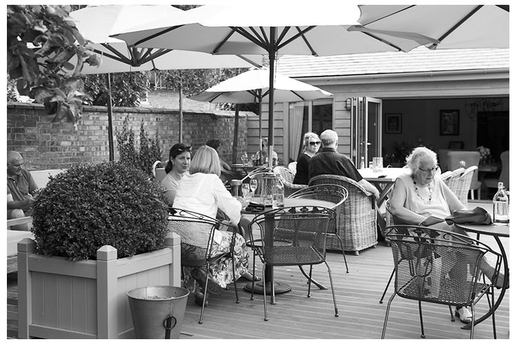 Terrace - The Fuzzy Duck Armscote - Stratford-upon-Avon