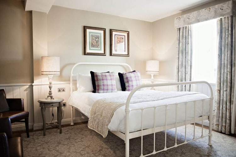 Classic Room - The White Swan Hotel - Stratford-upon-Avon