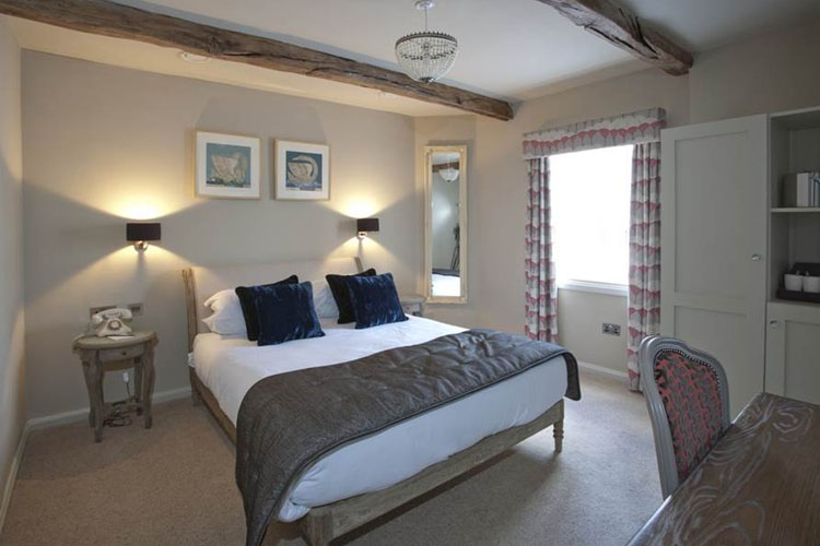 Classic Room - The White Swan Hotel - Stratford-upon-Avon