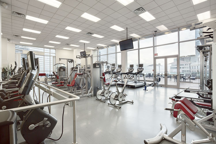 Gym - Auberge Vancouver Hotel - Vancouver