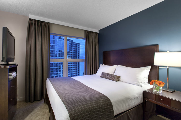 Suite - Auberge Vancouver Hotel - Vancouver