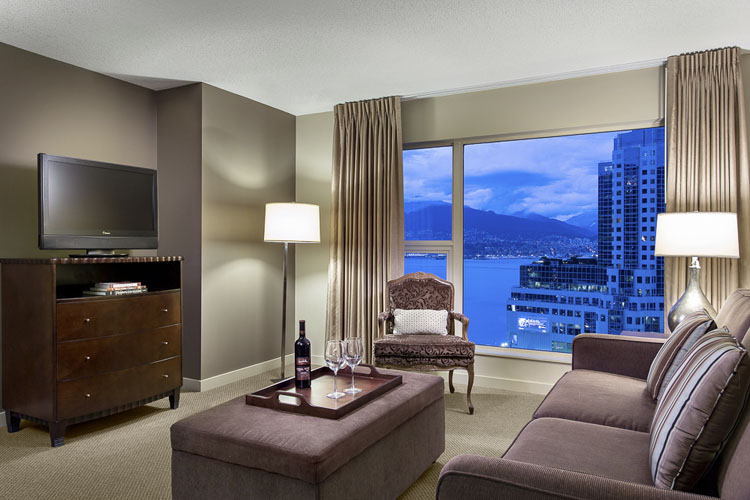 Suite - Auberge Vancouver Hotel - Vancouver