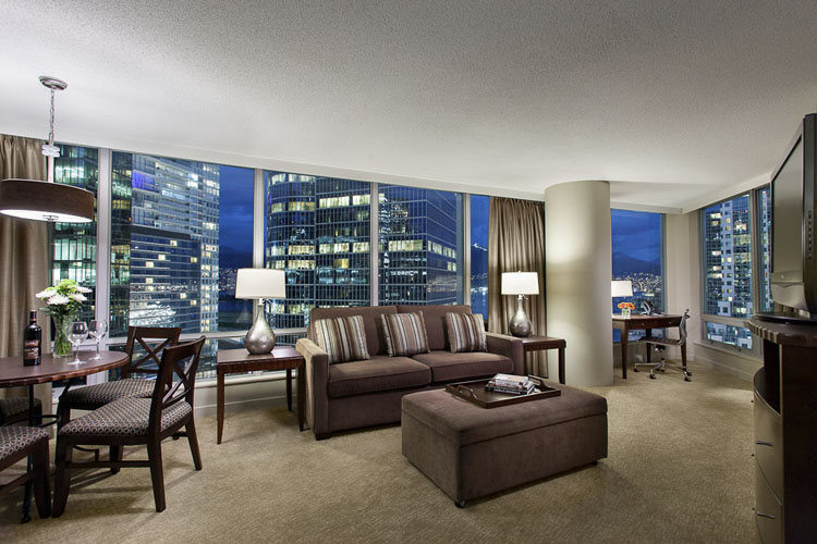 Suite - Auberge Vancouver Hotel - Vancouver
